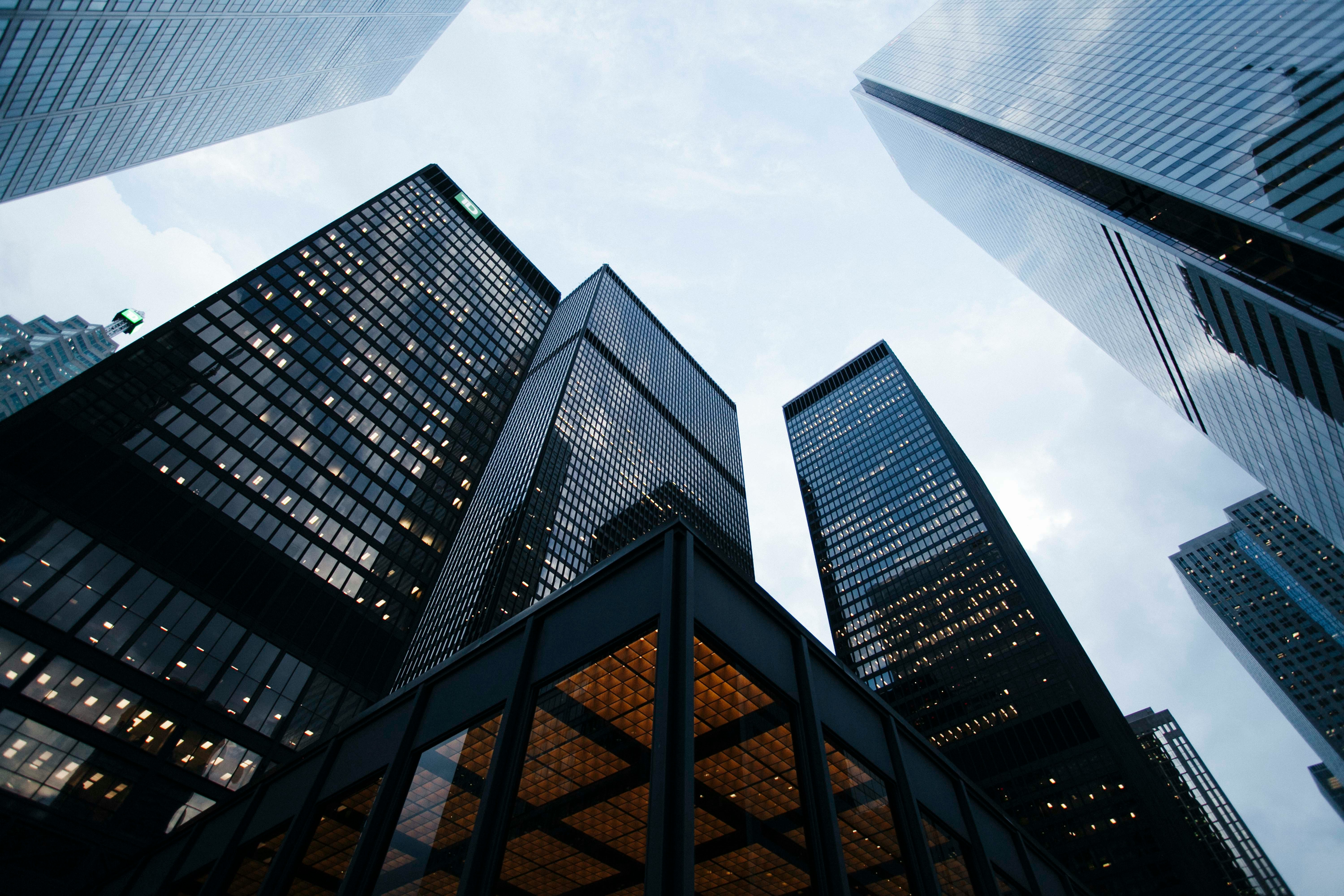 Financiamiento - Imagen profesional representando servicios de Capital & Deuda